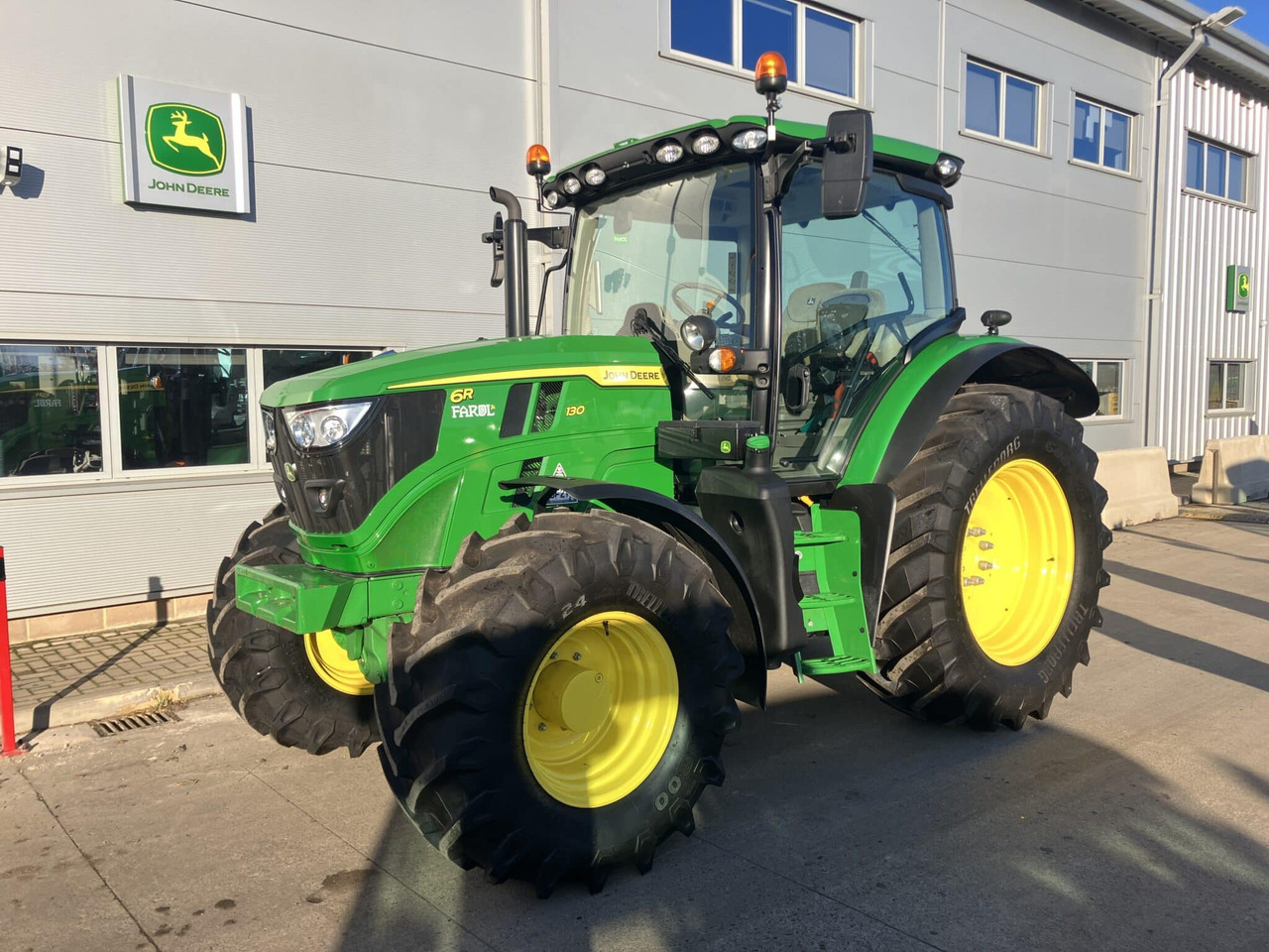 John Deere 6R 130 - Farm tractor: picture 1 John Deere 6R 130 - Farm tractor: picture 1