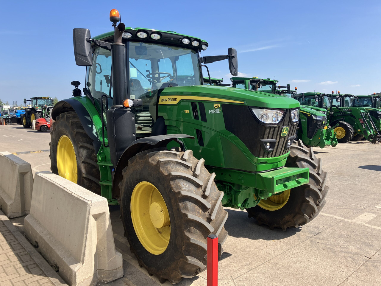 Farm tractor John Deere 6R 185: picture 6