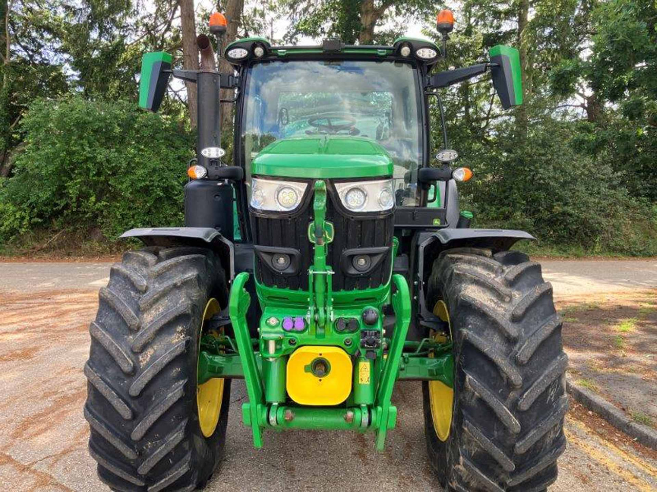 John Deere 6R 185 - Farm tractor: picture 4 John Deere 6R 185 - Farm tractor: picture 4