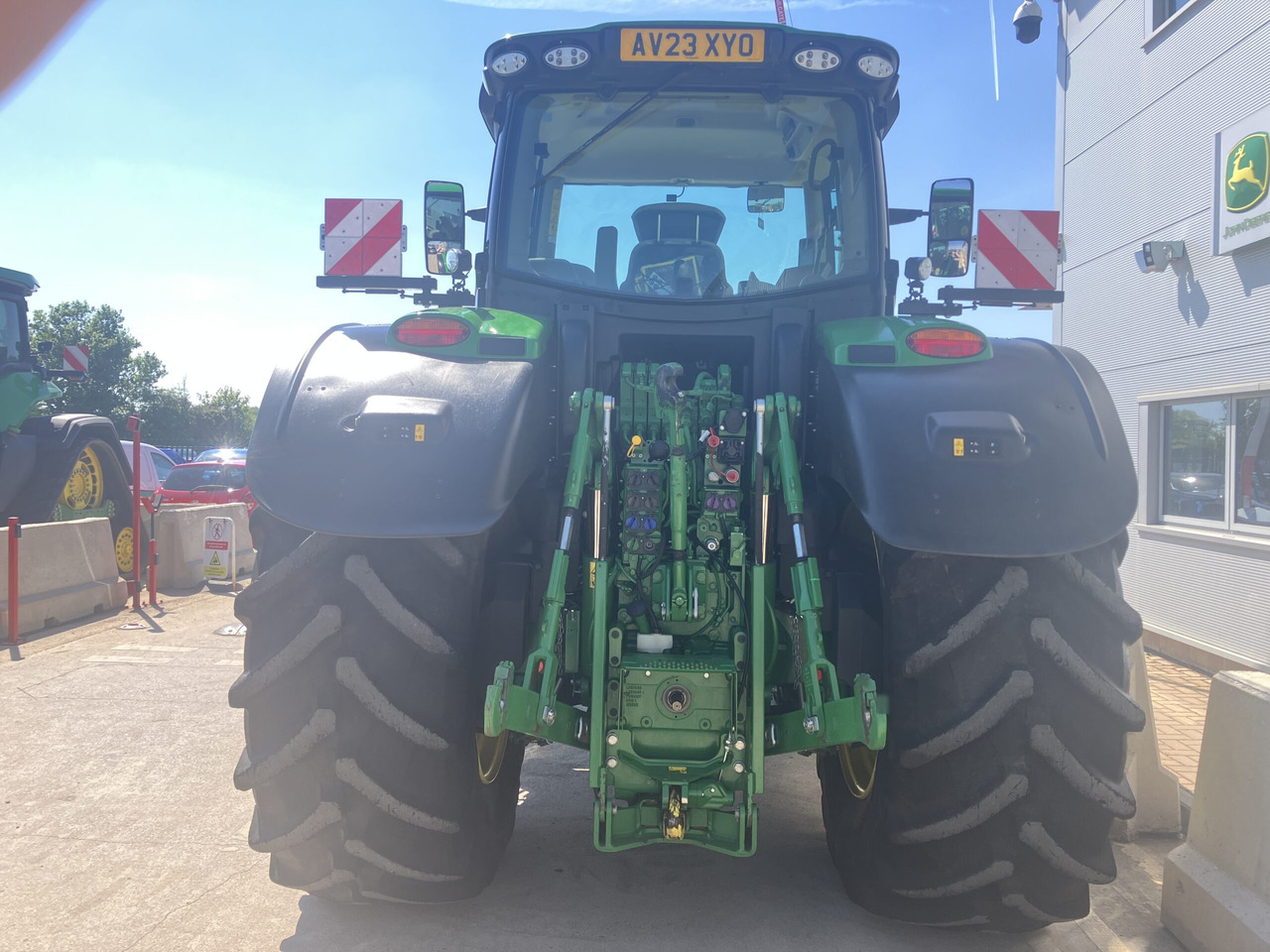 John Deere 6R 250 - Farm tractor: picture 4 John Deere 6R 250 - Farm tractor: picture 4