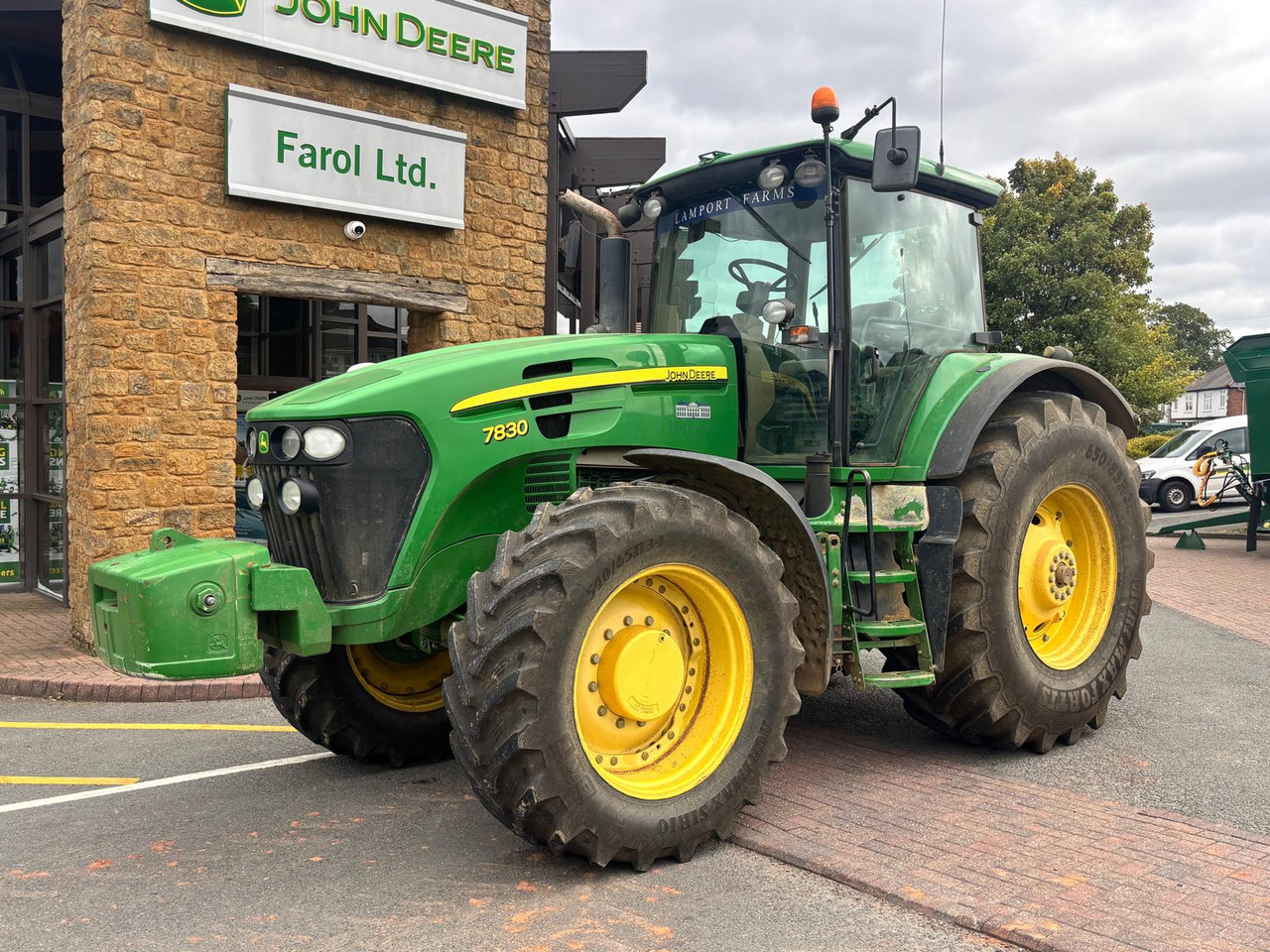 John Deere 7830 - Farm tractor: picture 1 John Deere 7830 - Farm tractor: picture 1
