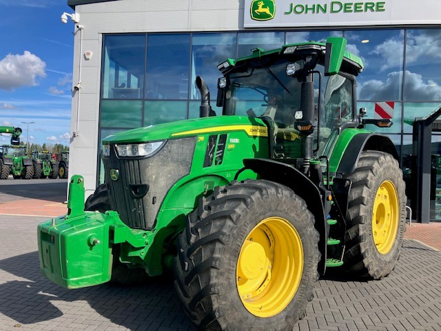 John Deere 7R 330 - Farm tractor: picture 1 John Deere 7R 330 - Farm tractor: picture 1