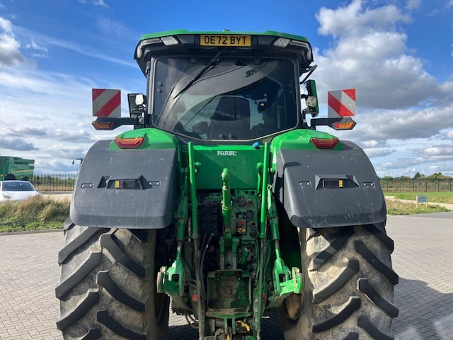 John Deere 7R 330 - Farm tractor: picture 5 John Deere 7R 330 - Farm tractor: picture 5