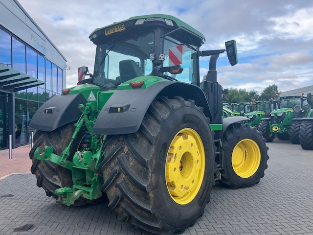 John Deere 8R 410 - Farm tractor: picture 4 John Deere 8R 410 - Farm tractor: picture 4