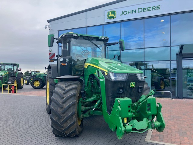 John Deere 8R 410 - Farm tractor: picture 2 John Deere 8R 410 - Farm tractor: picture 2