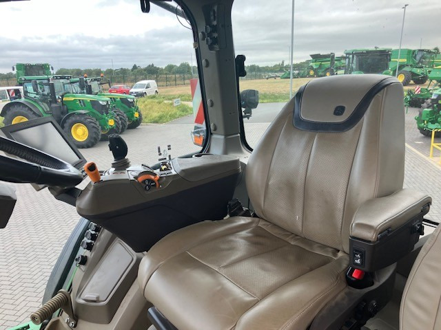 Farm tractor John Deere 8R 410: picture 7