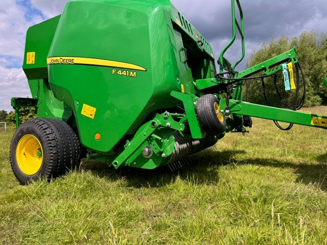 John Deere F441M Round Baler - Hay and forage equipment: picture 4 John Deere F441M Round Baler - Hay and forage equipment: picture 4