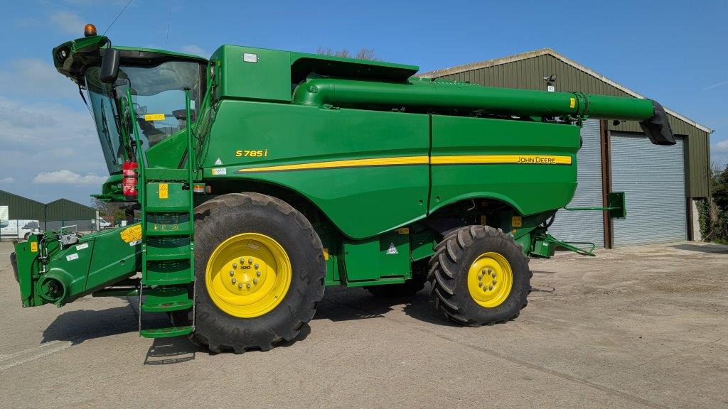 John Deere S785 - Combine harvester: picture 1 John Deere S785 - Combine harvester: picture 1