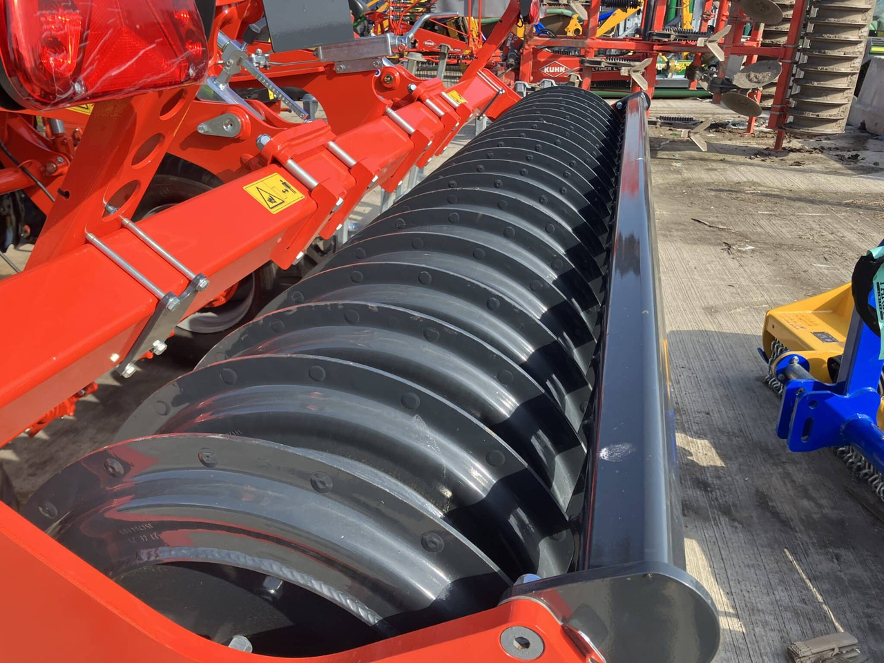 Kuhn Optimer L6000 - Soil tillage equipment: picture 4 Kuhn Optimer L6000 - Soil tillage equipment: picture 4