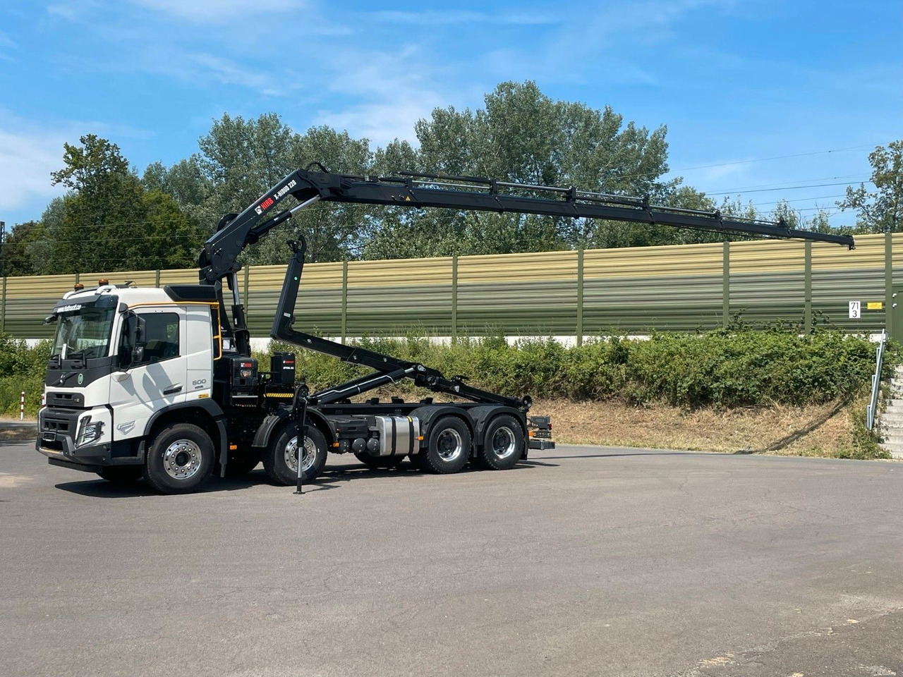 Leasing of  Volvo FMX 500 8x4 Abrollkipper + Kran Hiab 228-6 Volvo FMX 500 8x4 Abrollkipper + Kran Hiab 228-6: picture 14