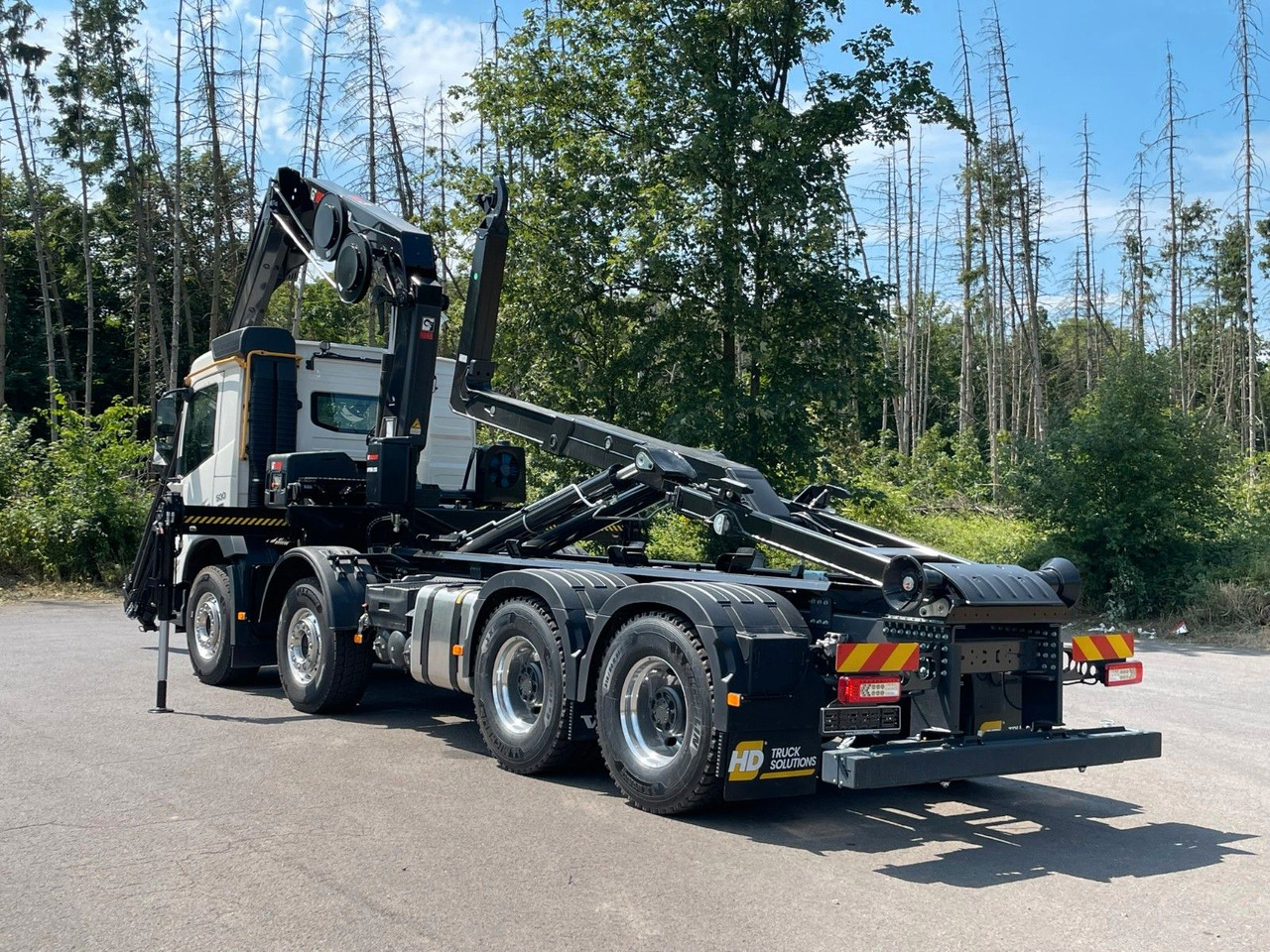 Leasing of  Volvo FMX 500 8x4 Abrollkipper + Kran Hiab 228-6 Volvo FMX 500 8x4 Abrollkipper + Kran Hiab 228-6: picture 12