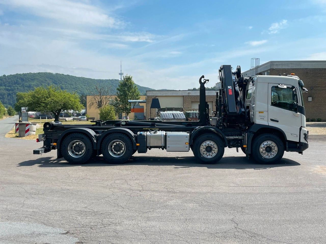 Leasing of  Volvo FMX 500 8x4 Abrollkipper + Kran Hiab 228-6 Volvo FMX 500 8x4 Abrollkipper + Kran Hiab 228-6: picture 7