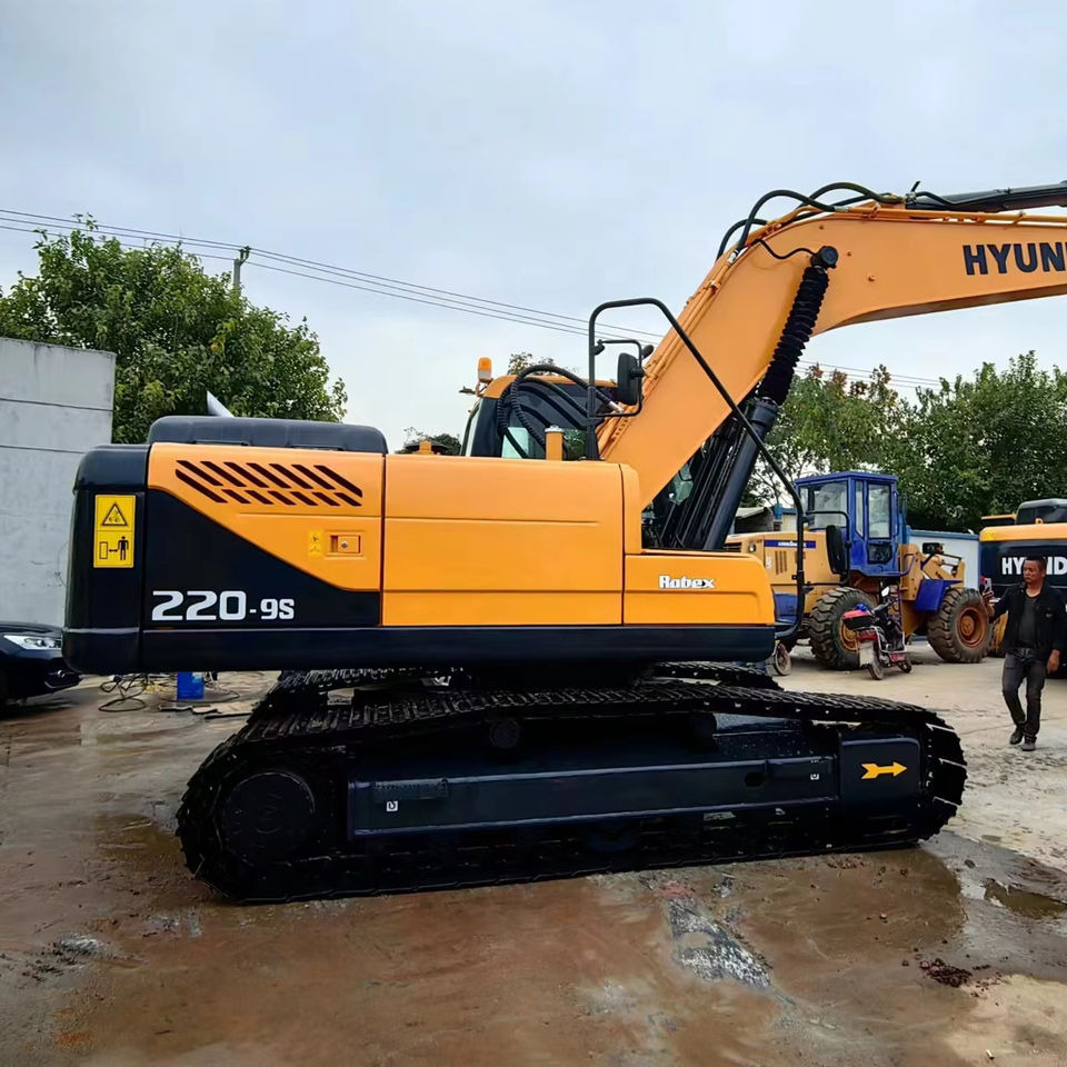 HYUNDAI 220-9 S - Crawler excavator: picture 1 HYUNDAI 220-9 S - Crawler excavator: picture 1