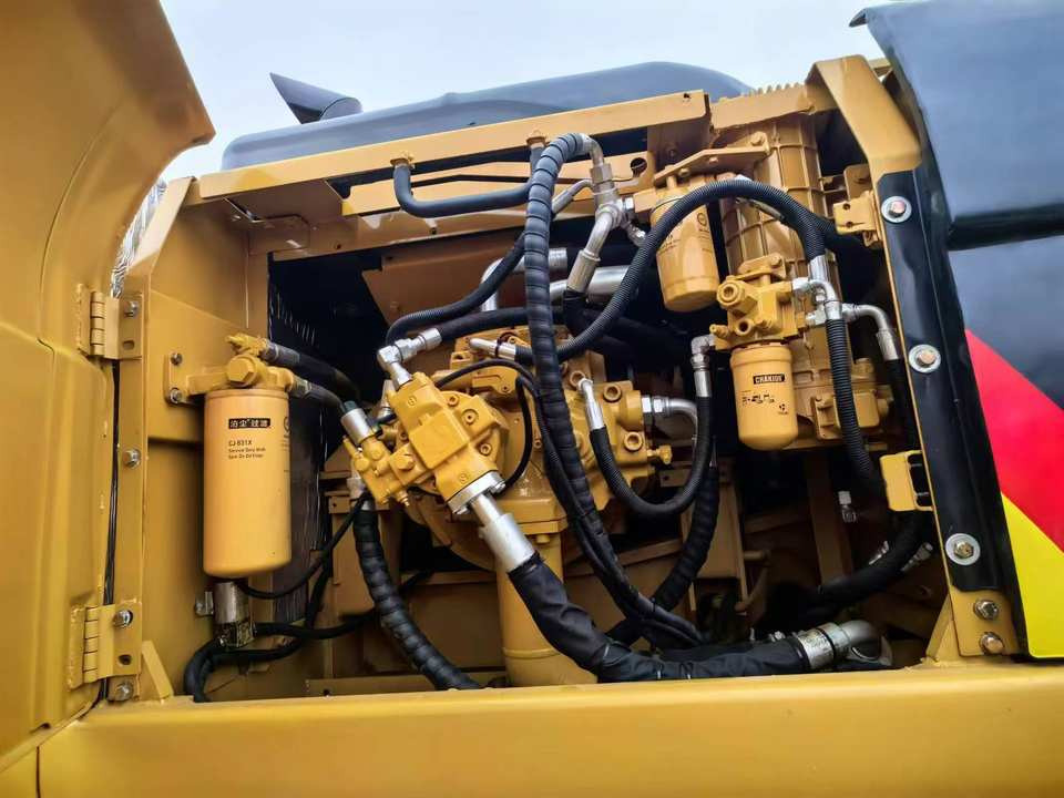 Low Price Used Caterpillar CAT 330D2L Excavators 33 TON 1.5M³ Bucket Capacity CN 2022 Machinery Test Report Track Shoes Included - Crawler excavator: picture 4 Low Price Used Caterpillar CAT 330D2L Excavators 33 TON 1.5M³ Bucket Capacity CN 2022 Machinery Test Report Track Shoes Included - Crawler excavator: picture 4