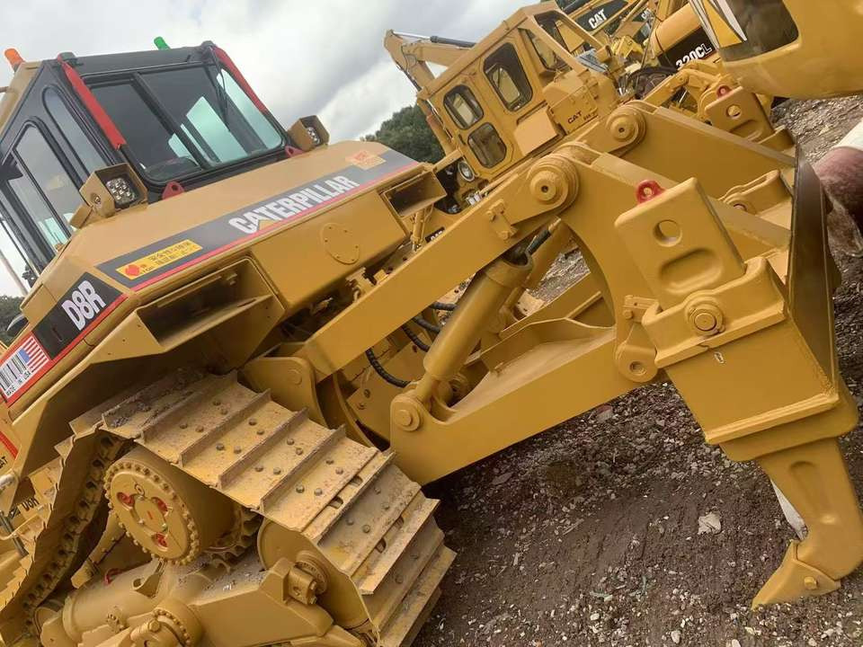 Used Machinery Caterpillar CAT D8R Bulldozer With Ripper Construction & Building Machinery Second Hand - Bulldozer: picture 3 Used Machinery Caterpillar CAT D8R Bulldozer With Ripper Construction & Building Machinery Second Hand - Bulldozer: picture 3
