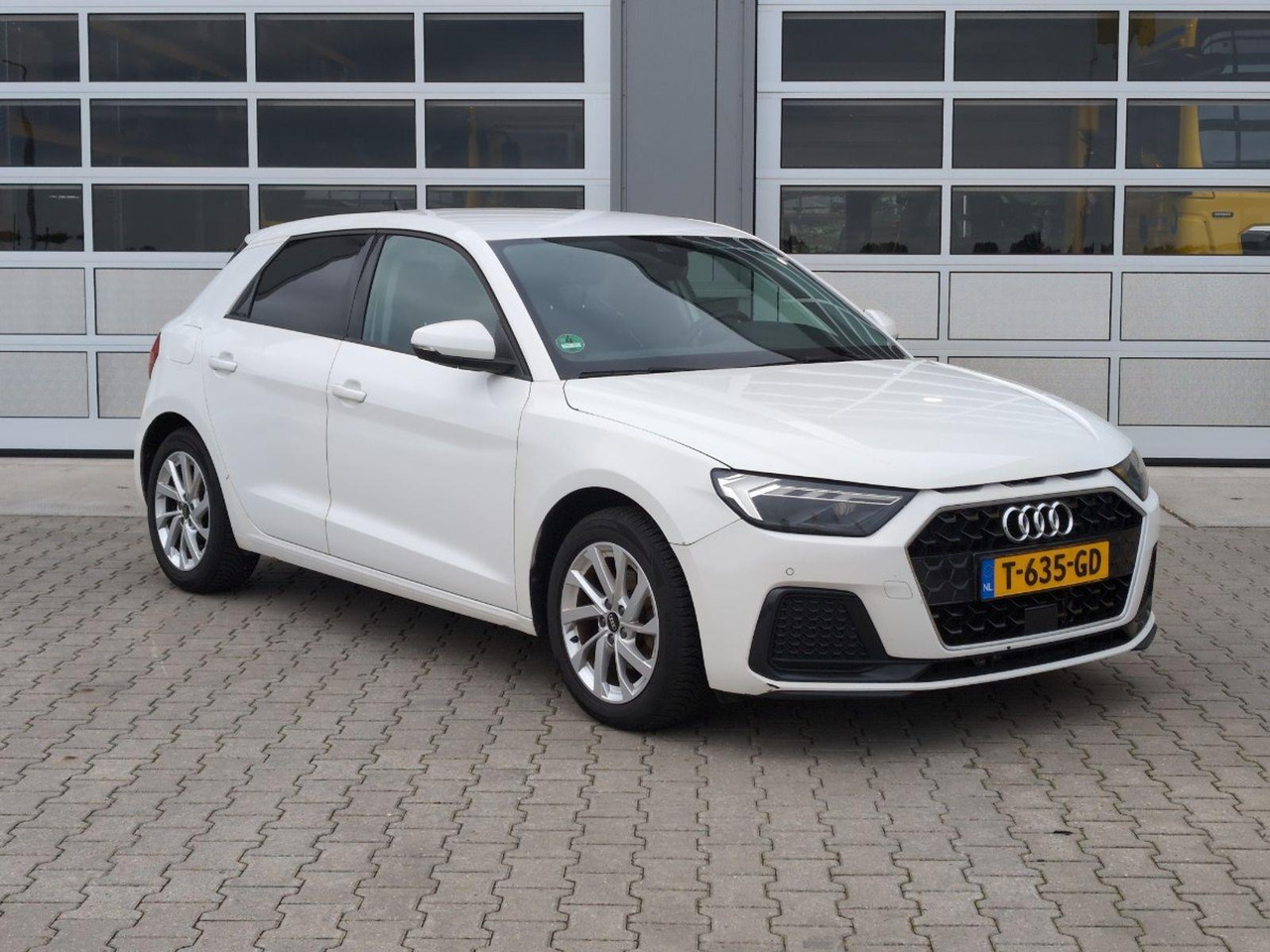 Audi A1 Sportback 30 TFSI S edition | 2021 | 82.211 km | Automaat | T635GD | NAP: Geen oordeel - Hatchback: picture 2 Audi A1 Sportback 30 TFSI S edition | 2021 | 82.211 km | Automaat | T635GD | NAP: Geen oordeel - Hatchback: picture 2