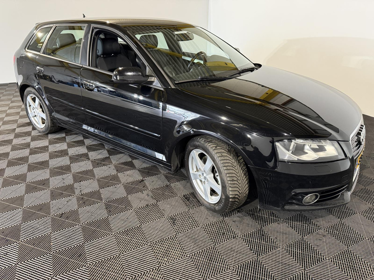 Audi A3 Sportback 1.2 TFSI S Line 35-ZGK-9 288.082 km - Car: picture 3 Audi A3 Sportback 1.2 TFSI S Line 35-ZGK-9 288.082 km - Car: picture 3