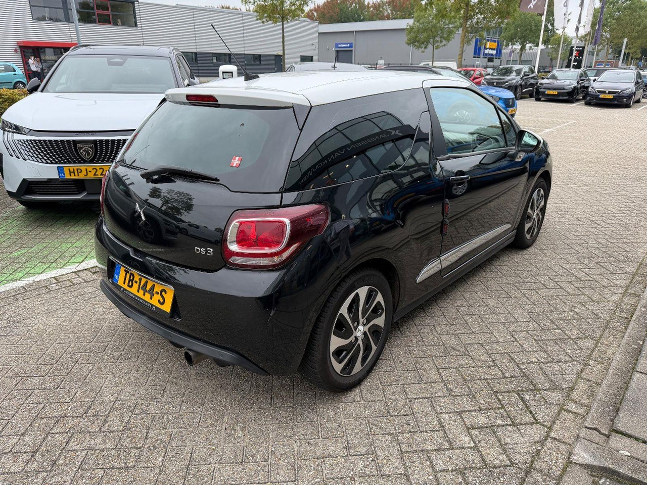 DS 3 1.2 PureTech So Chic | 2018 | 131.220 km | TB144S | NAP: Logisch - Hatchback: picture 3 DS 3 1.2 PureTech So Chic | 2018 | 131.220 km | TB144S | NAP: Logisch - Hatchback: picture 3