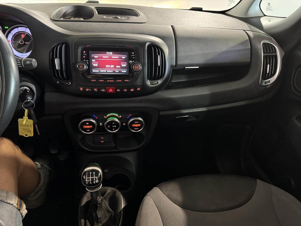Fiat 500 L Living 0.9 TwinAir Lounge 7p. 9-TGP-37 - Car: picture 4 Fiat 500 L Living 0.9 TwinAir Lounge 7p. 9-TGP-37 - Car: picture 4