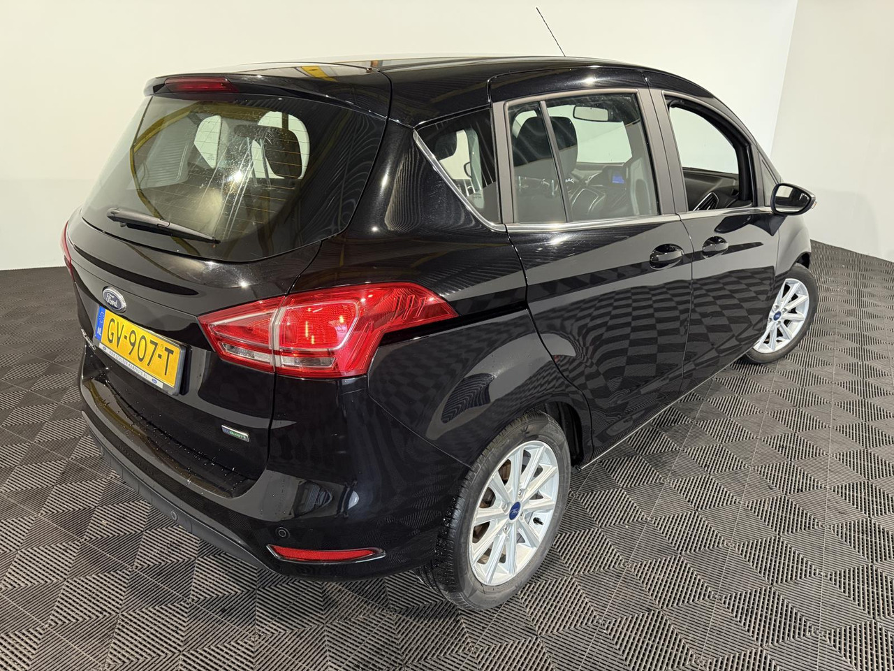 Ford | B-Max | 1.0 EcoBoost Titanium | 2015 | 149.480 km | GV907T | Logisch - Car: picture 2 Ford | B-Max | 1.0 EcoBoost Titanium | 2015 | 149.480 km | GV907T | Logisch - Car: picture 2