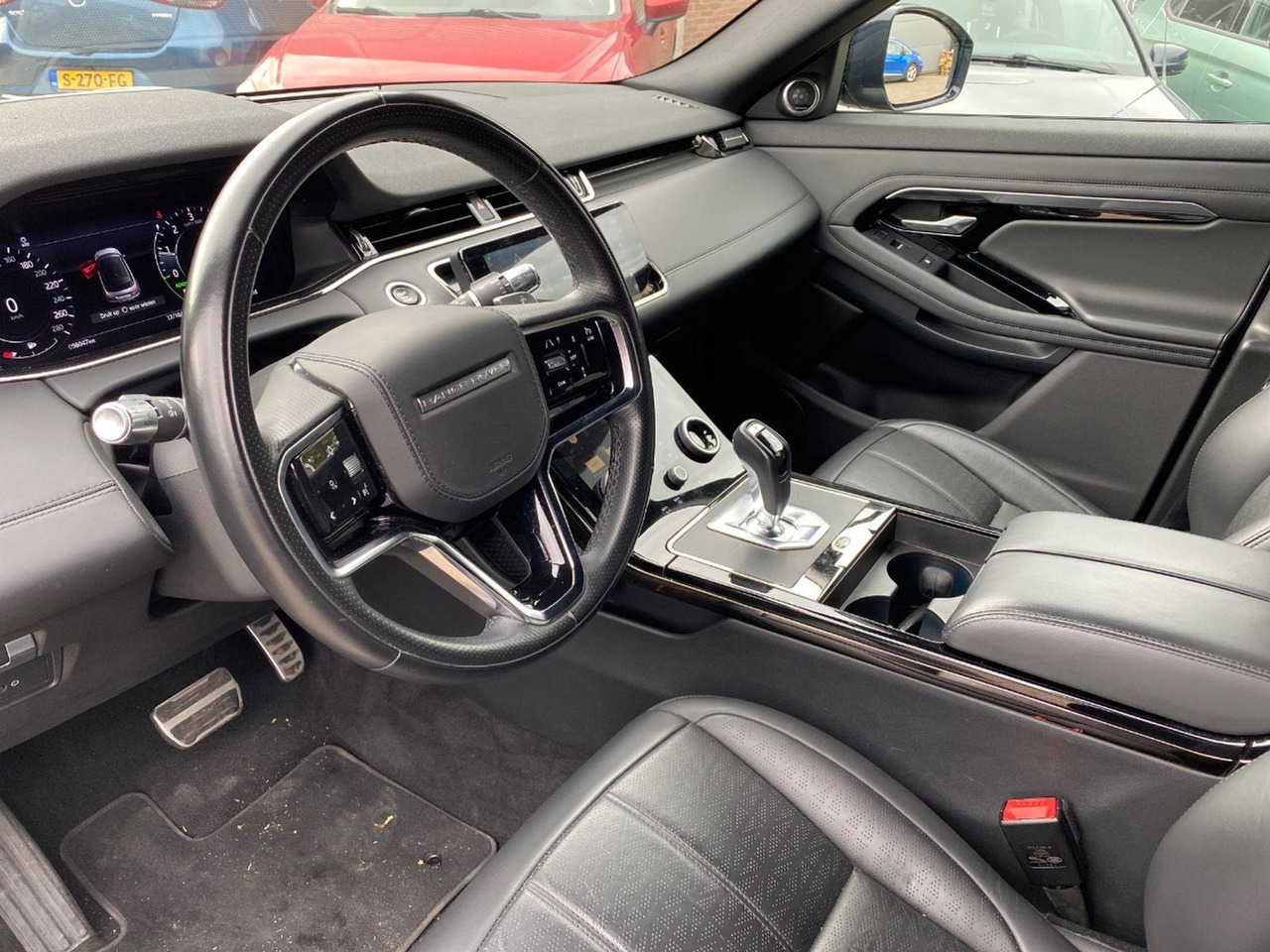 Land Rover Range Rover Evoque 1.5 P300e AWD Autobiography | 2021 | 98.047 km | Automaat | Z438HN | NAP: Geen oordeel - SUV: picture 5 Land Rover Range Rover Evoque 1.5 P300e AWD Autobiography | 2021 | 98.047 km | Automaat | Z438HN | NAP: Geen oordeel - SUV: picture 5