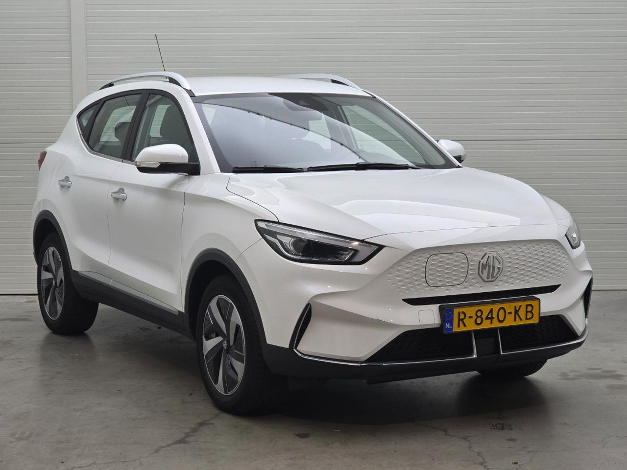 MG MG ZS EV EV Standard Range Comfort 50 kWh | 2022 | 17.023 km | Automaat | R840KB | NAP: Logisch - SUV: picture 2 MG MG ZS EV EV Standard Range Comfort 50 kWh | 2022 | 17.023 km | Automaat | R840KB | NAP: Logisch - SUV: picture 2