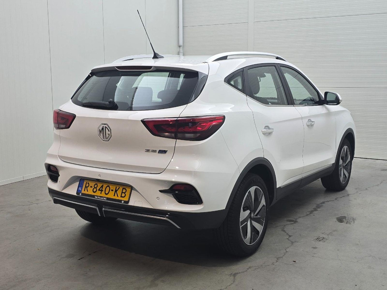 MG MG ZS EV EV Standard Range Comfort 50 kWh | 2022 | 17.023 km | Automaat | R840KB | NAP: Logisch - SUV: picture 4 MG MG ZS EV EV Standard Range Comfort 50 kWh | 2022 | 17.023 km | Automaat | R840KB | NAP: Logisch - SUV: picture 4