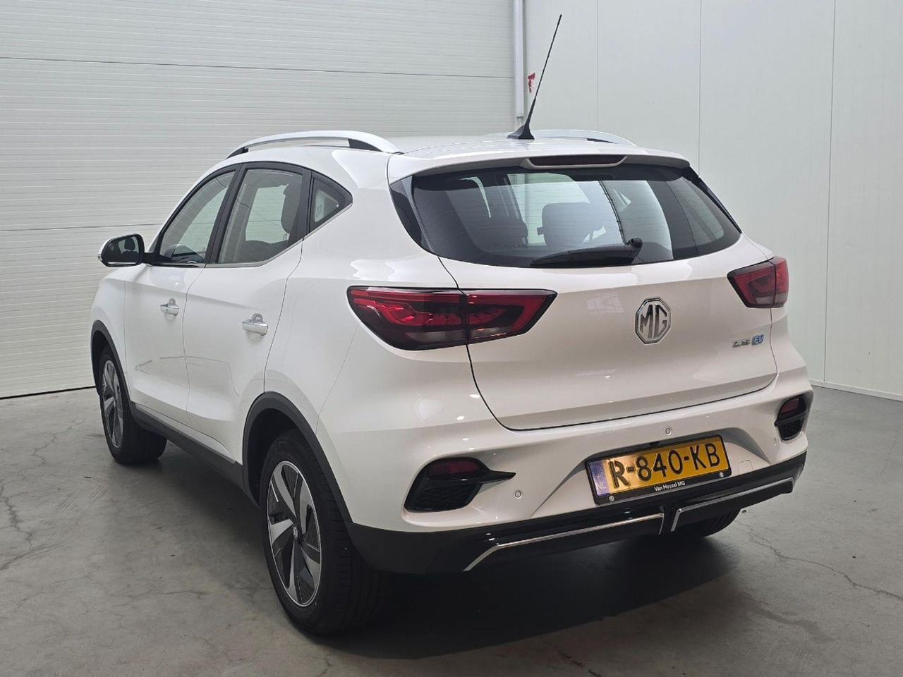 MG MG ZS EV EV Standard Range Comfort 50 kWh | 2022 | 17.023 km | Automaat | R840KB | NAP: Logisch - SUV: picture 3 MG MG ZS EV EV Standard Range Comfort 50 kWh | 2022 | 17.023 km | Automaat | R840KB | NAP: Logisch - SUV: picture 3