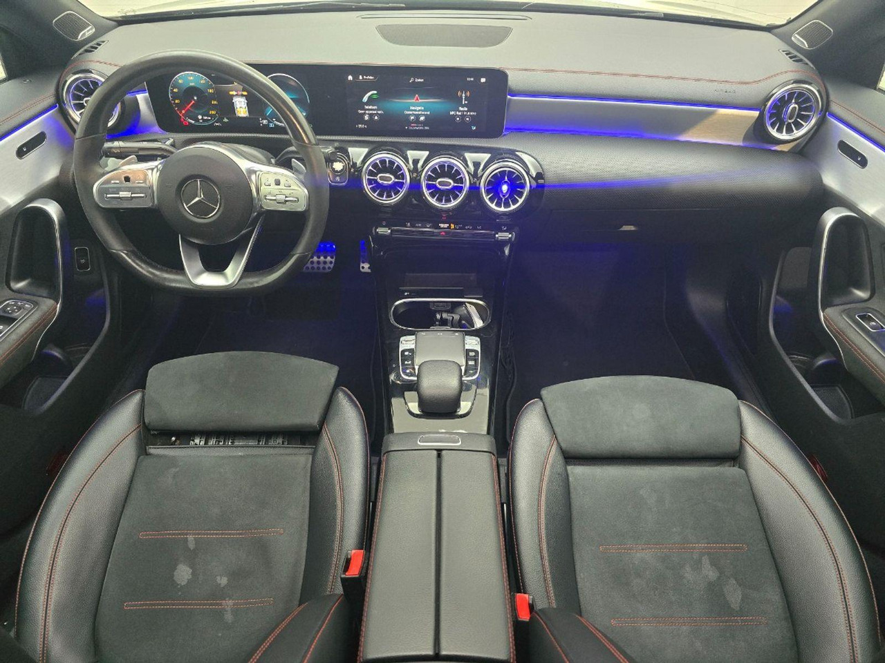 Mercedes-Benz CLA-klasse 220 Premium Plus | 2019 | 251.329 km | Automaat | H245ZH | NAP: Geen oordeel - Sedan: picture 5 Mercedes-Benz CLA-klasse 220 Premium Plus | 2019 | 251.329 km | Automaat | H245ZH | NAP: Geen oordeel - Sedan: picture 5