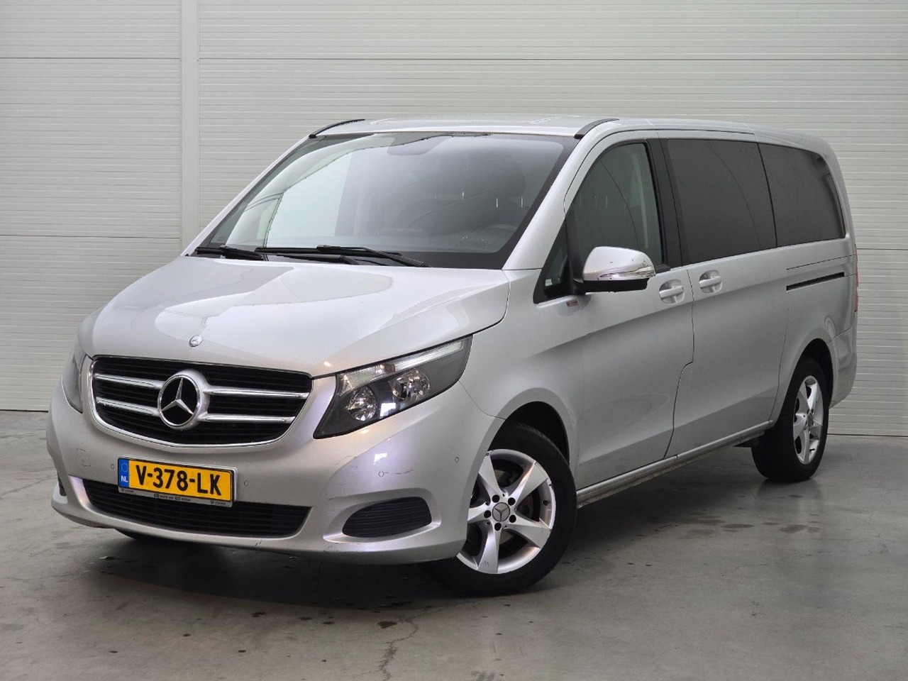 Mercedes-Benz V-klasse 220d Lang DC | 2016 | 319.567 km | Automaat | V378LK | NAP: Geen oordeel - Combi van: picture 1 Mercedes-Benz V-klasse 220d Lang DC | 2016 | 319.567 km | Automaat | V378LK | NAP: Geen oordeel - Combi van: picture 1