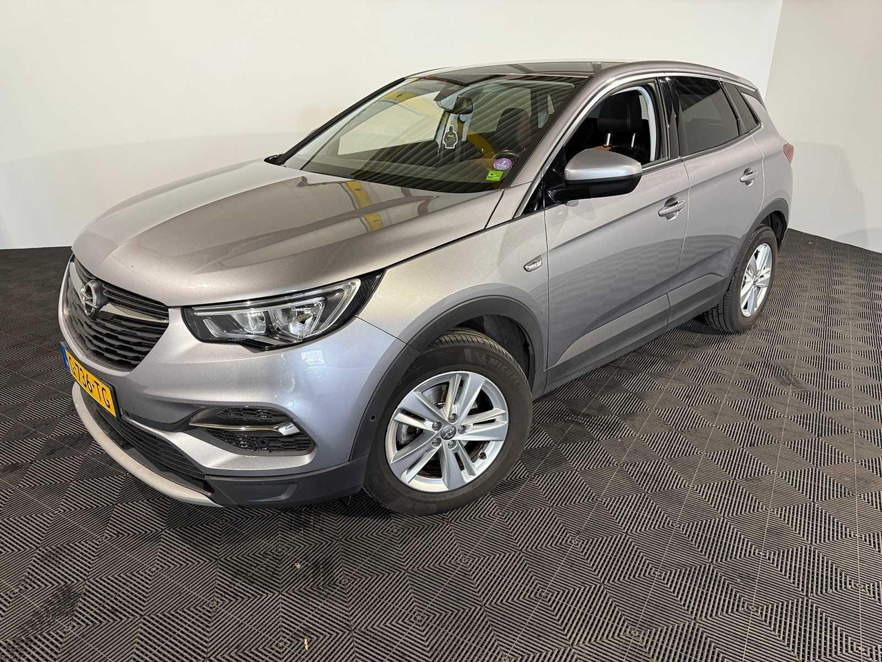 Opel Grandland X 1.2 Turbo Business Executive G-736-TG 200.645 km - Car: picture 1 Opel Grandland X 1.2 Turbo Business Executive G-736-TG 200.645 km - Car: picture 1
