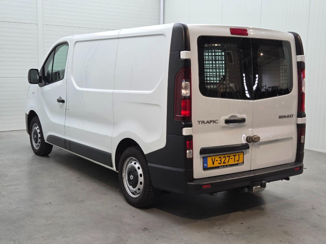 Renault Trafic 1.6 dCi T29 L1H1 Comfort Energy | 2018 | 188.221 km | V327TJ | NAP: Logisch - Other machinery: picture 3 Renault Trafic 1.6 dCi T29 L1H1 Comfort Energy | 2018 | 188.221 km | V327TJ | NAP: Logisch - Other machinery: picture 3