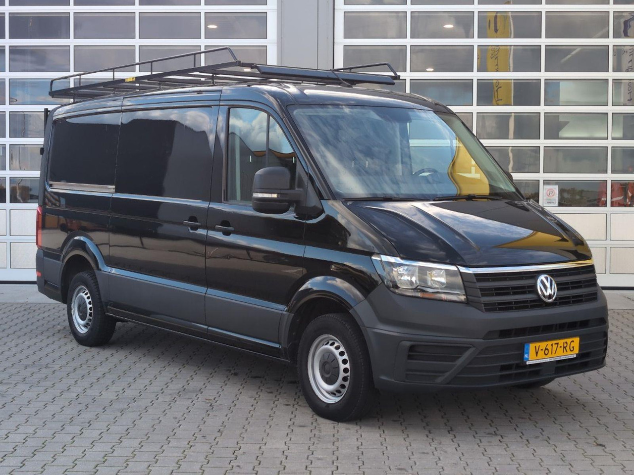 Volkswagen Crafter 30 2.0 TDI L3H2 Trendline | 2018 | 101.985 km | V617RG | NAP: Logisch - Other machinery: picture 2 Volkswagen Crafter 30 2.0 TDI L3H2 Trendline | 2018 | 101.985 km | V617RG | NAP: Logisch - Other machinery: picture 2