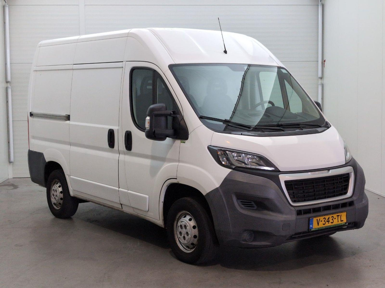 Peugeot Boxer 330 2.2 HDI L1H1 XR | 2014 | 218.267 km | V343TL | NAP: Geen oordeel - Panel van: picture 2 Peugeot Boxer 330 2.2 HDI L1H1 XR | 2014 | 218.267 km | V343TL | NAP: Geen oordeel - Panel van: picture 2