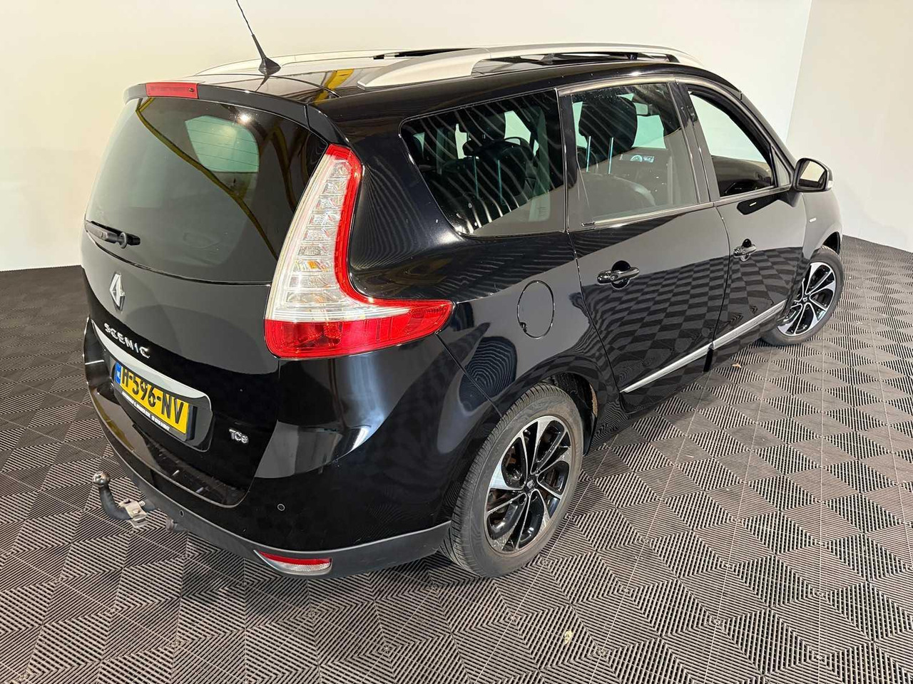 Renault Grand Scénic 1.2 Tce Bose | 2016 | 118.319 km | H-596-NV - Car: picture 4 Renault Grand Scénic 1.2 Tce Bose | 2016 | 118.319 km | H-596-NV - Car: picture 4