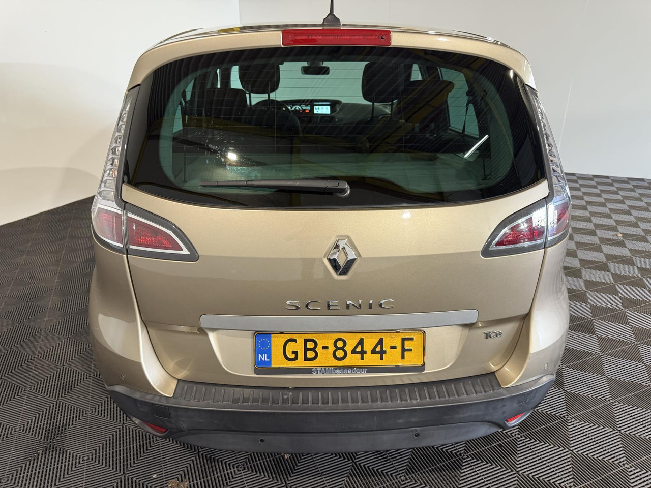 Renault Scénic 1.2 TCe Limited GB-844-F 145.710 km - Car: picture 2 Renault Scénic 1.2 TCe Limited GB-844-F 145.710 km - Car: picture 2