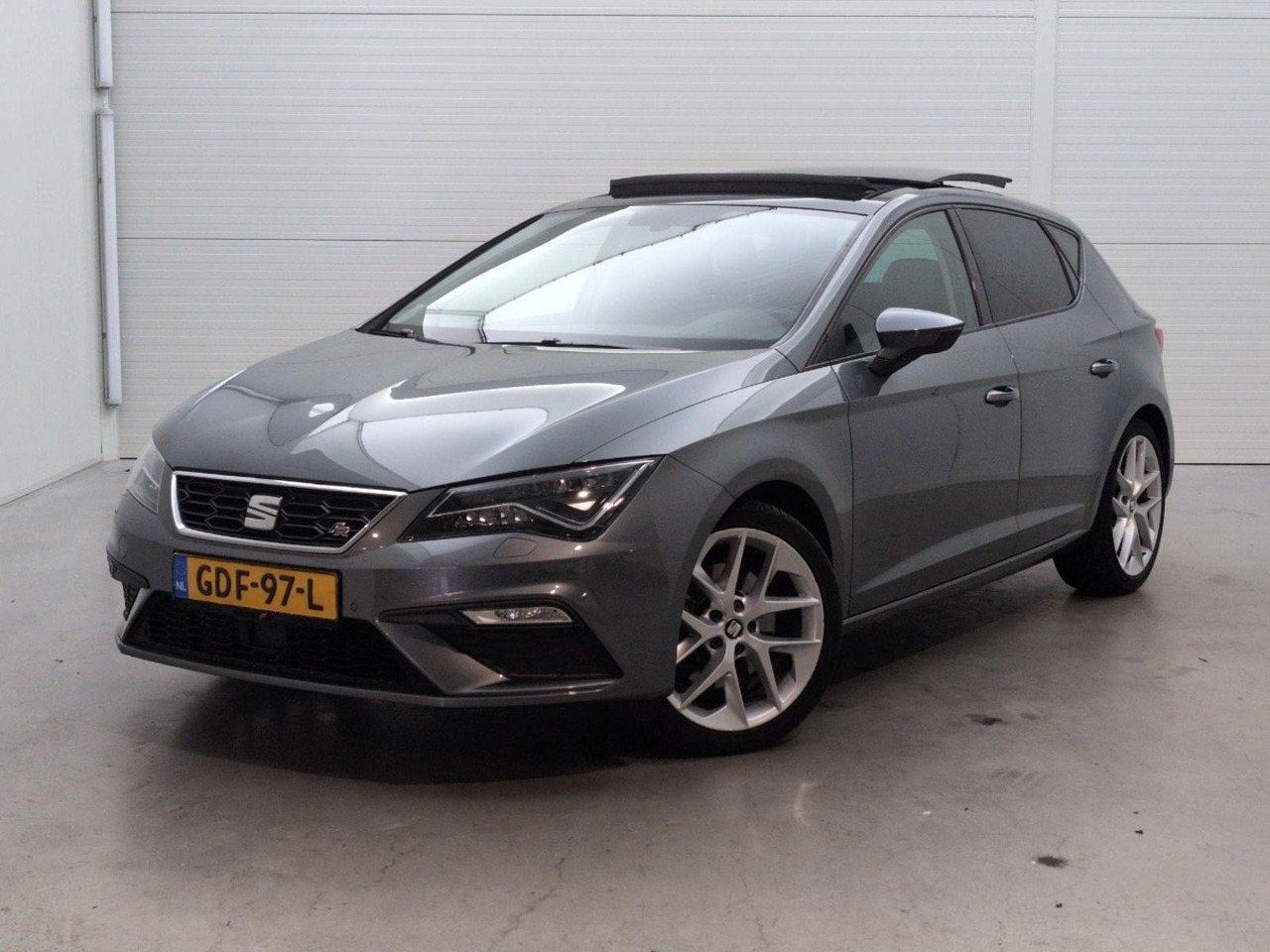 SEAT Leon 1.8 TSI FR Business Intense | 2018 | 158.529 km | Automaat | GDF97L | NAP: Geen oordeel - Hatchback: picture 1 SEAT Leon 1.8 TSI FR Business Intense | 2018 | 158.529 km | Automaat | GDF97L | NAP: Geen oordeel - Hatchback: picture 1