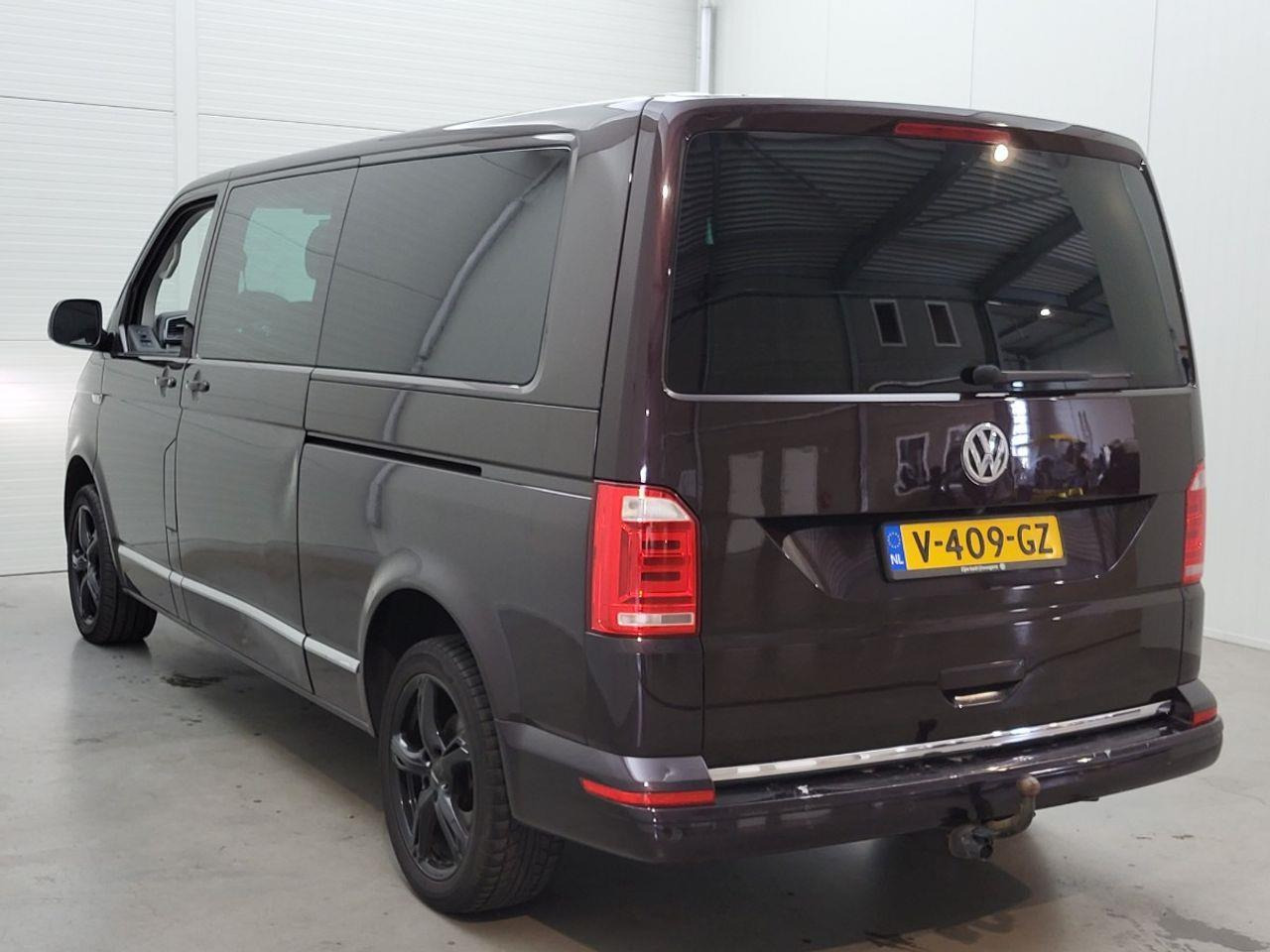 Volkswagen Transporter 2.0 TDI L2H1 DC Highline | 2017 | 301.926 km | Automaat | V409GZ | NAP: Logisch - Combi van: picture 3 Volkswagen Transporter 2.0 TDI L2H1 DC Highline | 2017 | 301.926 km | Automaat | V409GZ | NAP: Logisch - Combi van: picture 3