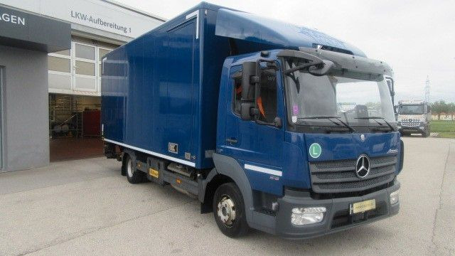 Mercedes-Benz 818L Koffer LBW, 1,5 to, Seitentüre - Box truck: picture 3 Mercedes-Benz 818L Koffer LBW, 1,5 to, Seitentüre - Box truck: picture 3