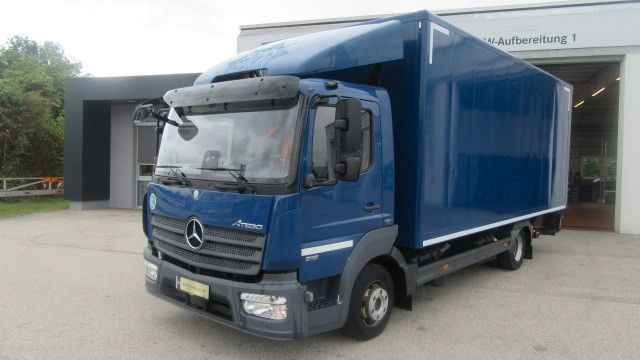 Mercedes-Benz 818L Koffer LBW, 1,5 to, Seitentüre - Box truck: picture 1 Mercedes-Benz 818L Koffer LBW, 1,5 to, Seitentüre - Box truck: picture 1