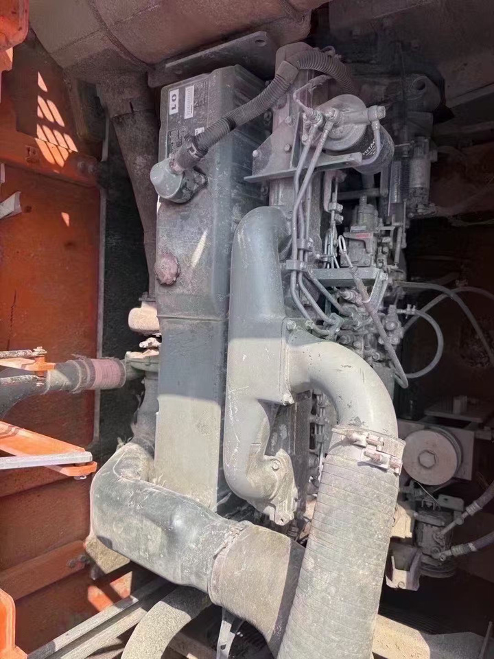 HITACHI 670LCH-5G - Excavator: picture 5 HITACHI 670LCH-5G - Excavator: picture 5
