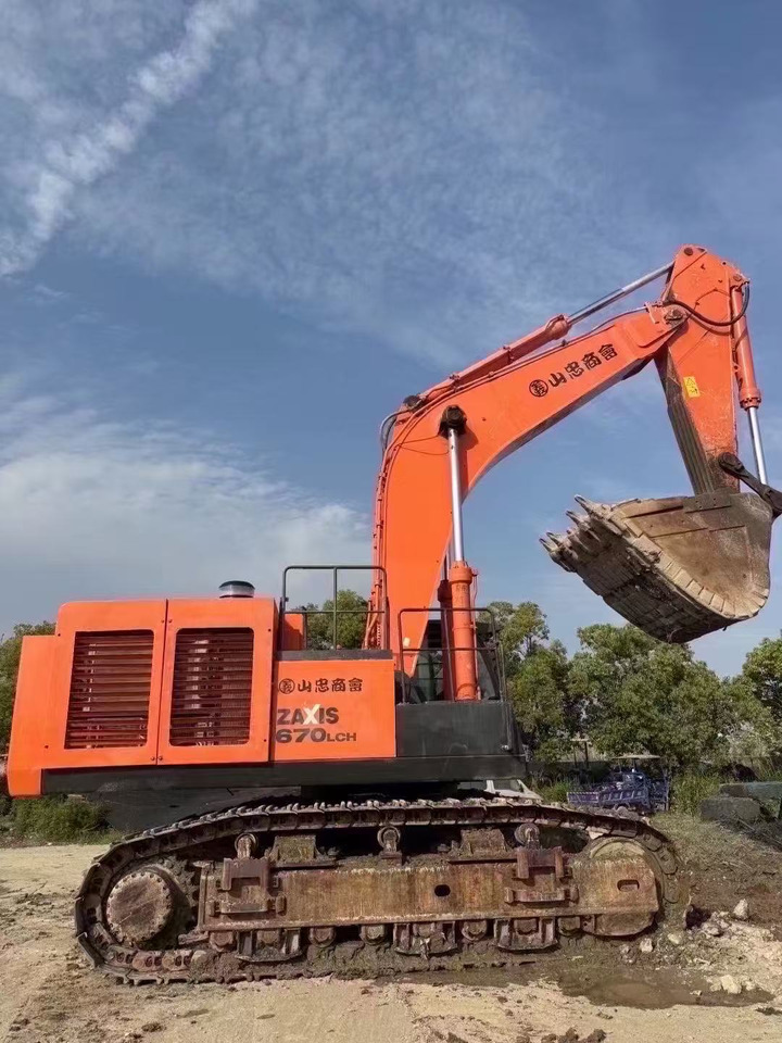 HITACHI 670LCH-5G - Excavator: picture 1 HITACHI 670LCH-5G - Excavator: picture 1