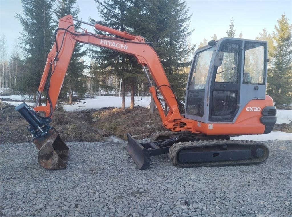 Hitachi Ex30 - Mini excavator: picture 1 Hitachi Ex30 - Mini excavator: picture 1