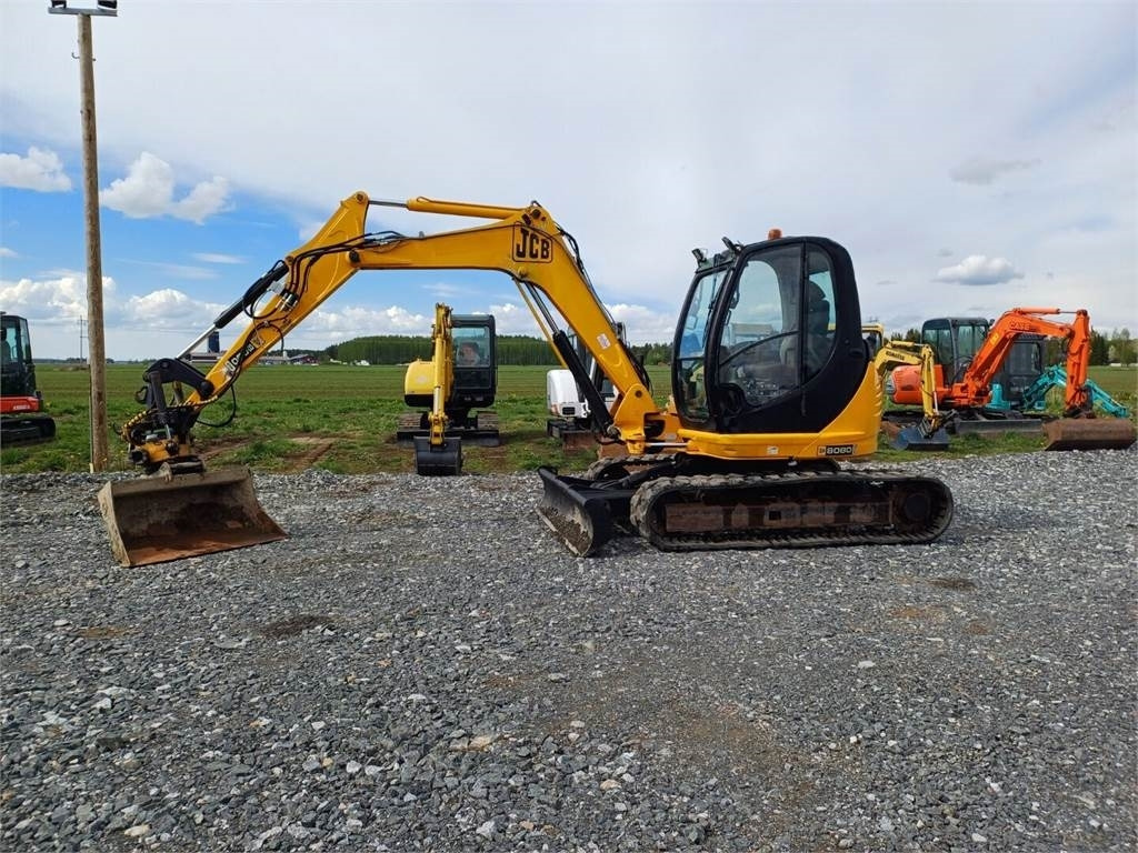 JCB 8080 Engconin pyörittäjällä  - Mini excavator: picture 2 JCB 8080 Engconin pyörittäjällä  - Mini excavator: picture 2