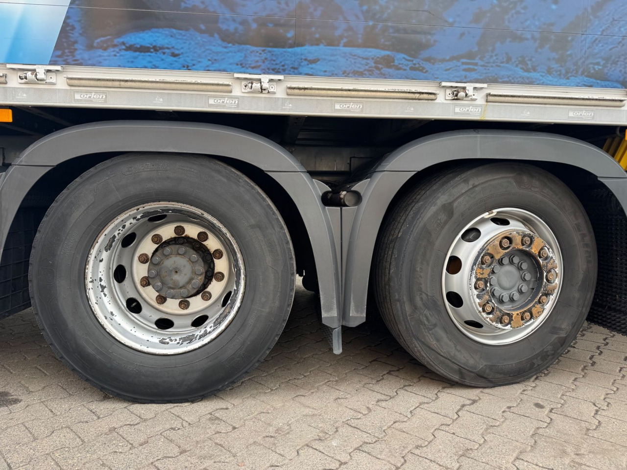 Beverage truck Mercedes-Benz Actros 2645/2xLBW/Retarder/Lenk-Lift/2xAHK: picture 13