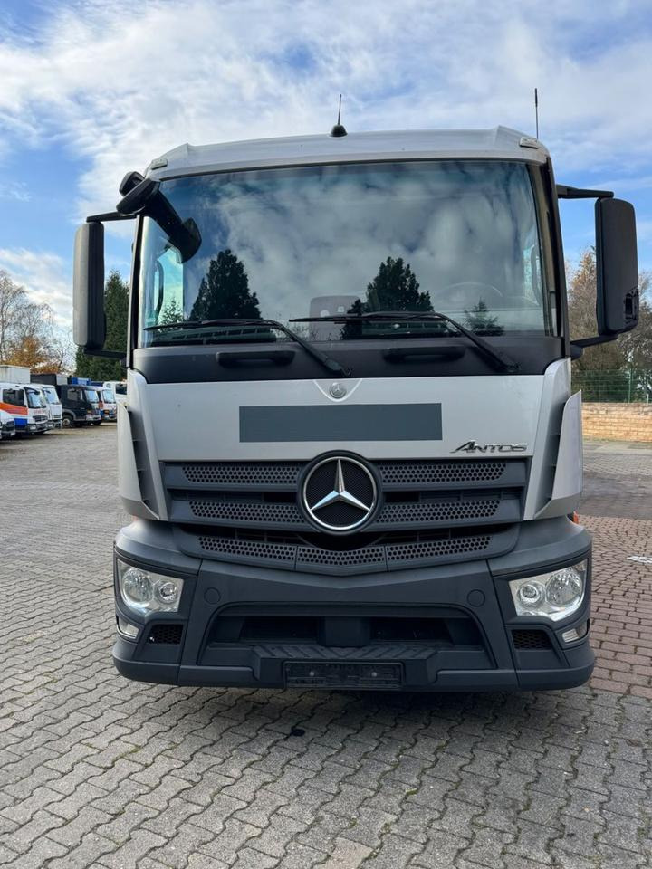 Mercedes-Benz Antos 2540/Durchladbar/2xLBW/Frigoblock/2instock - Box truck: picture 4 Mercedes-Benz Antos 2540/Durchladbar/2xLBW/Frigoblock/2instock - Box truck: picture 4