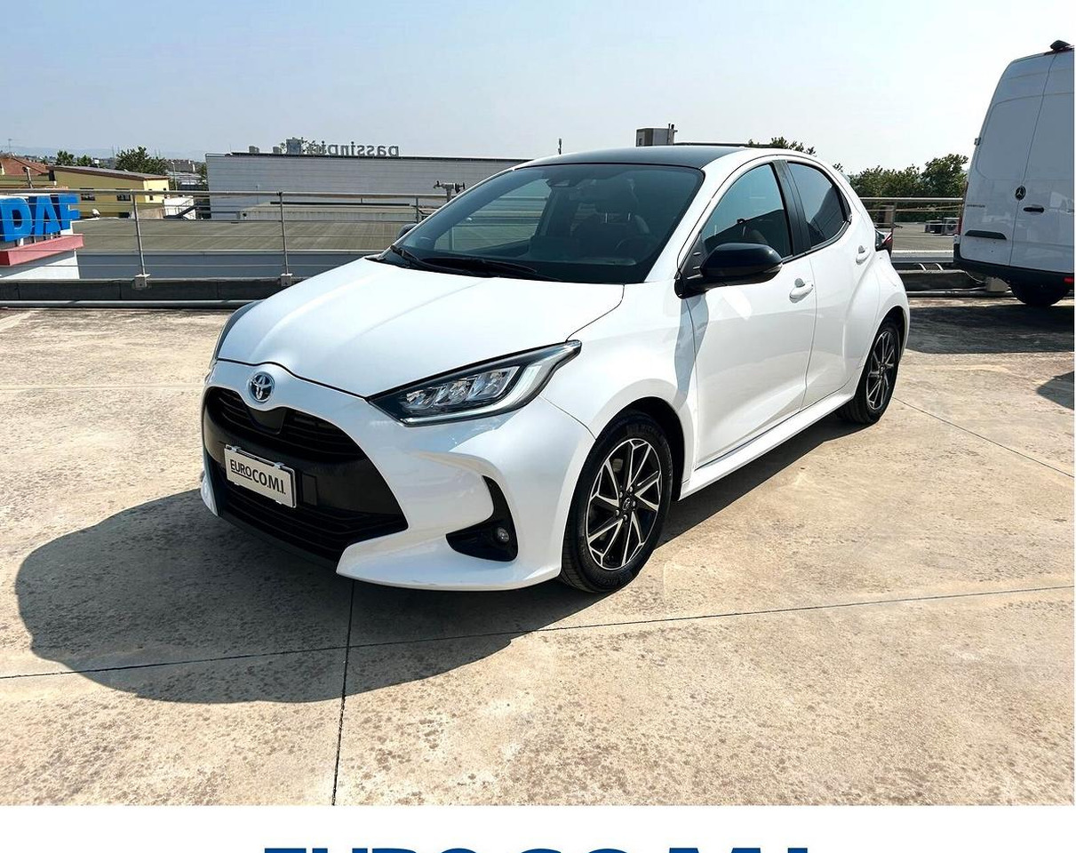 Toyota Yaris 1.5 Hybrid 5 porte Lounge - Sedan: picture 1 Toyota Yaris 1.5 Hybrid 5 porte Lounge - Sedan: picture 1