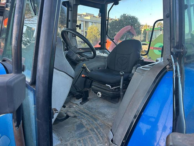 Farm tractor New Holland TL90A: picture 13