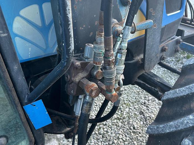 Farm tractor New Holland TL90A: picture 20