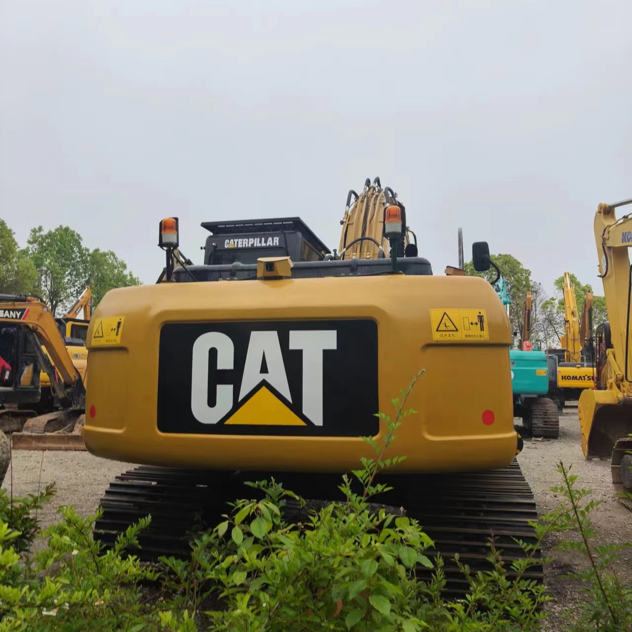 Crawler excavator CATERPILLAR 320D2: picture 7